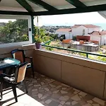 Dolac Apartment *