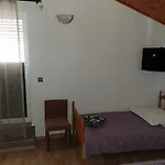Dolac Apartment *